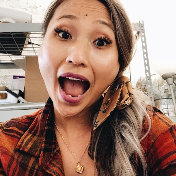 Meet your Posher, Robin - Picture 2 of 2